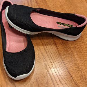 Skechers Wave-Lite Memory Foam Slip On Size 10